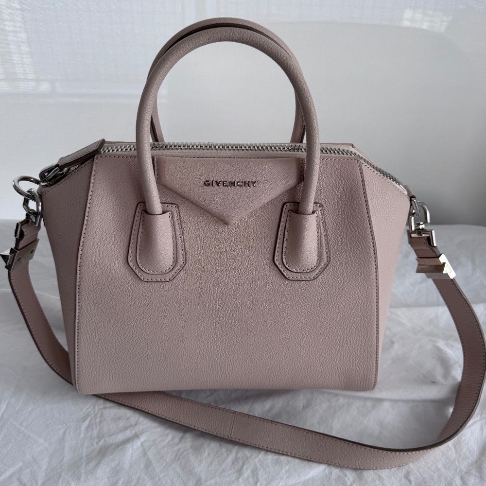 Sugar Goatskin Antigona Small Nude Pink with Silver Hardware